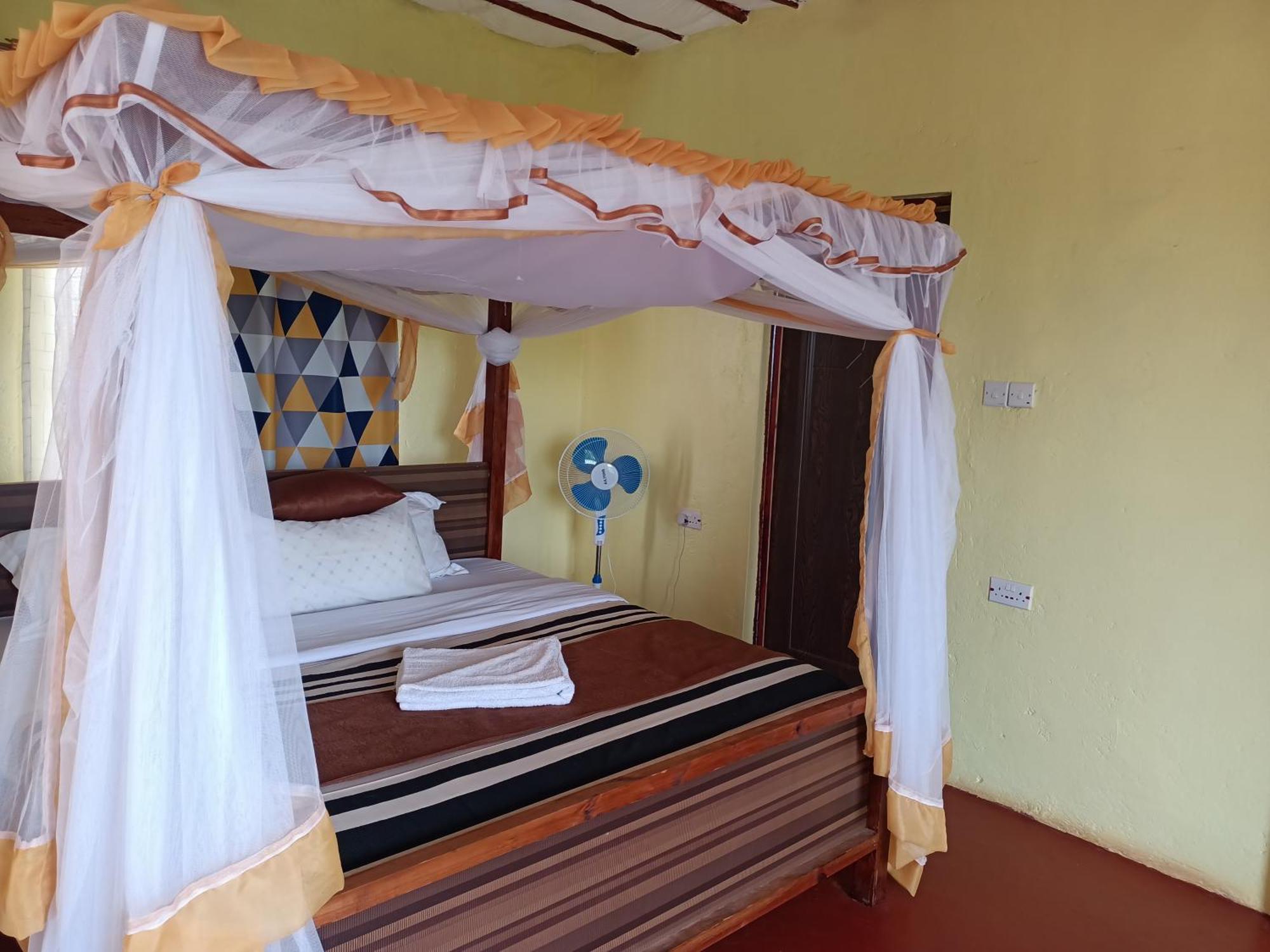 Tausa Tsavo Eco Lodge Voi エクステリア 写真