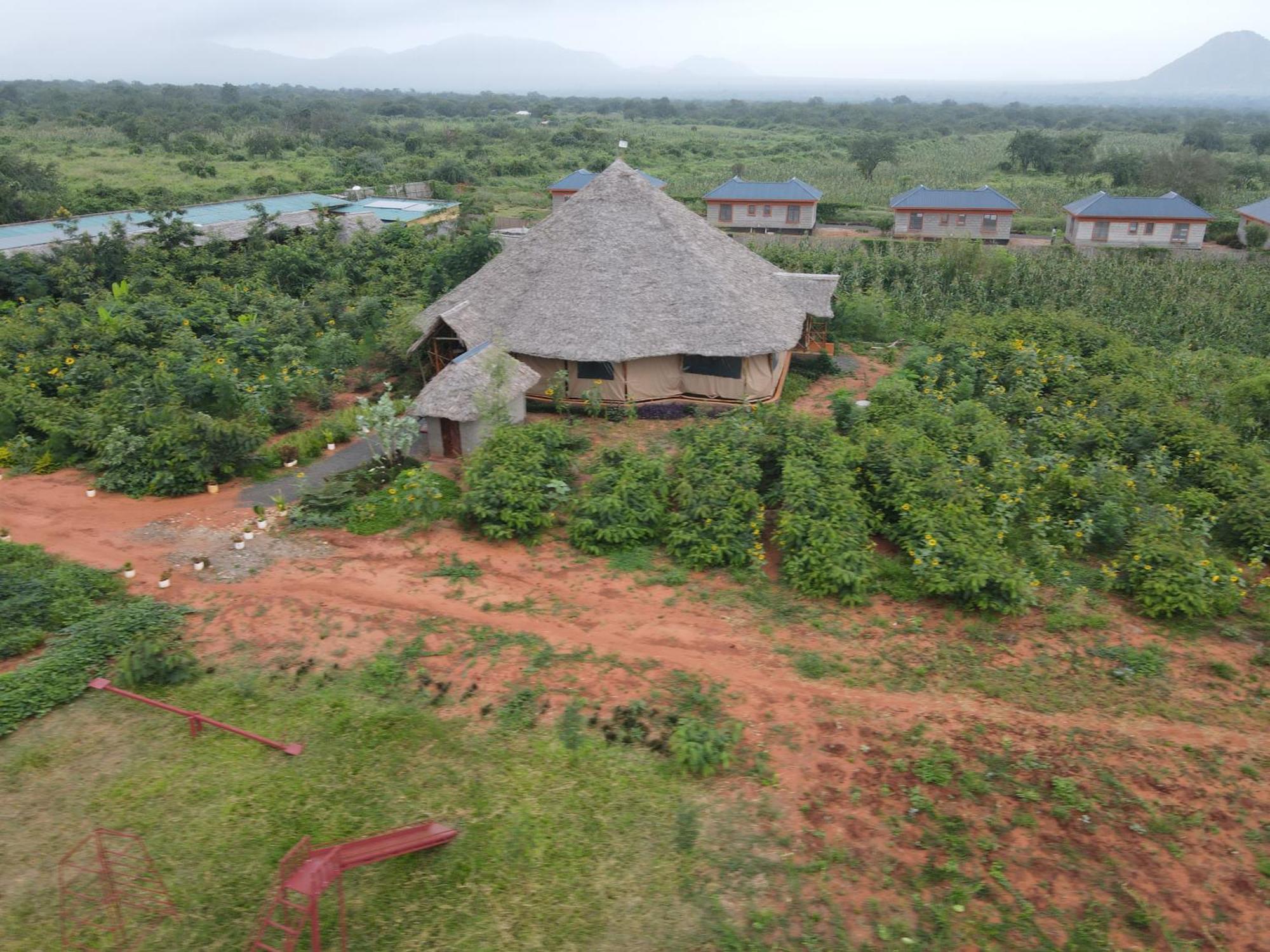 Tausa Tsavo Eco Lodge Voi エクステリア 写真