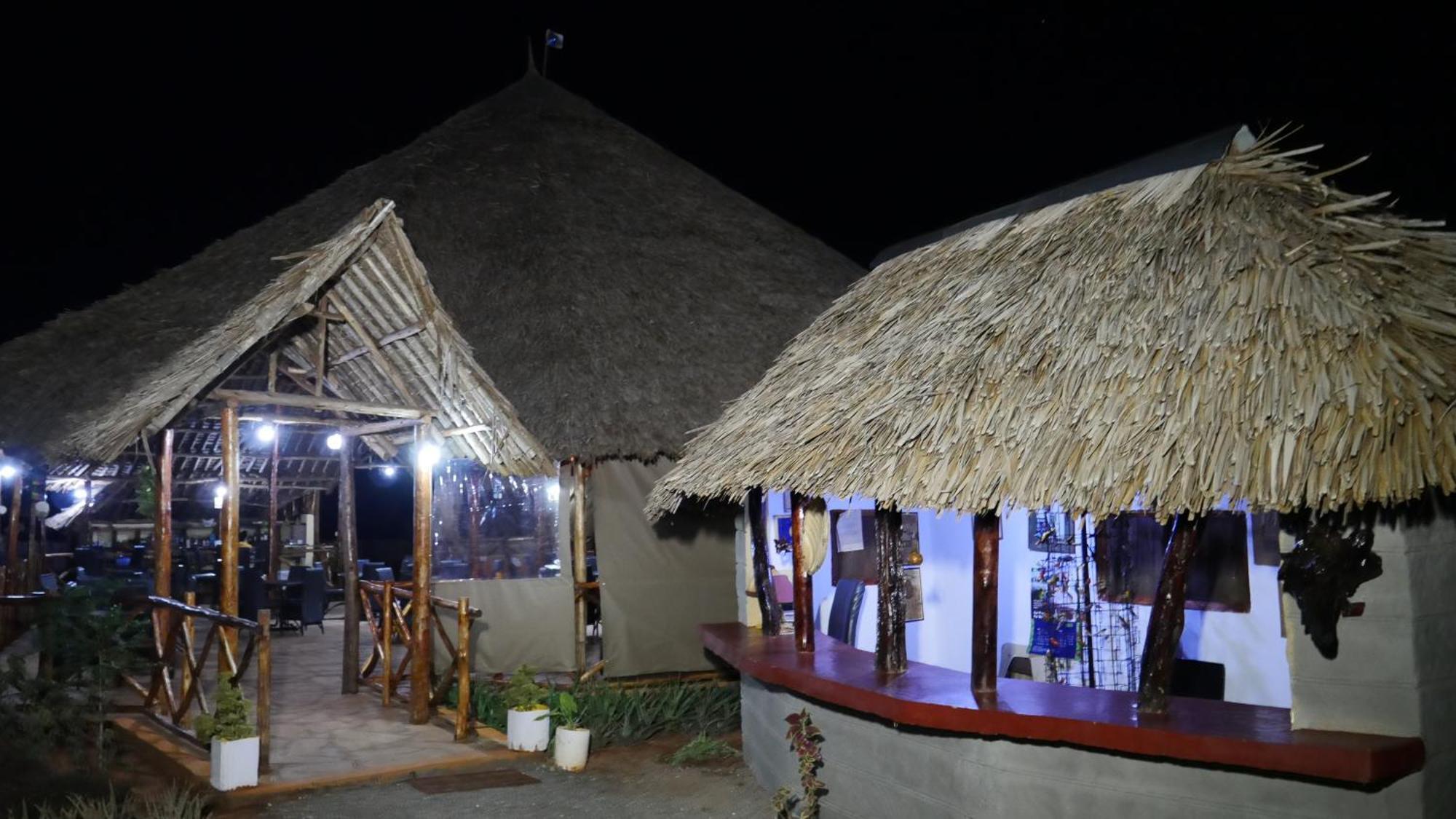 Tausa Tsavo Eco Lodge Voi エクステリア 写真