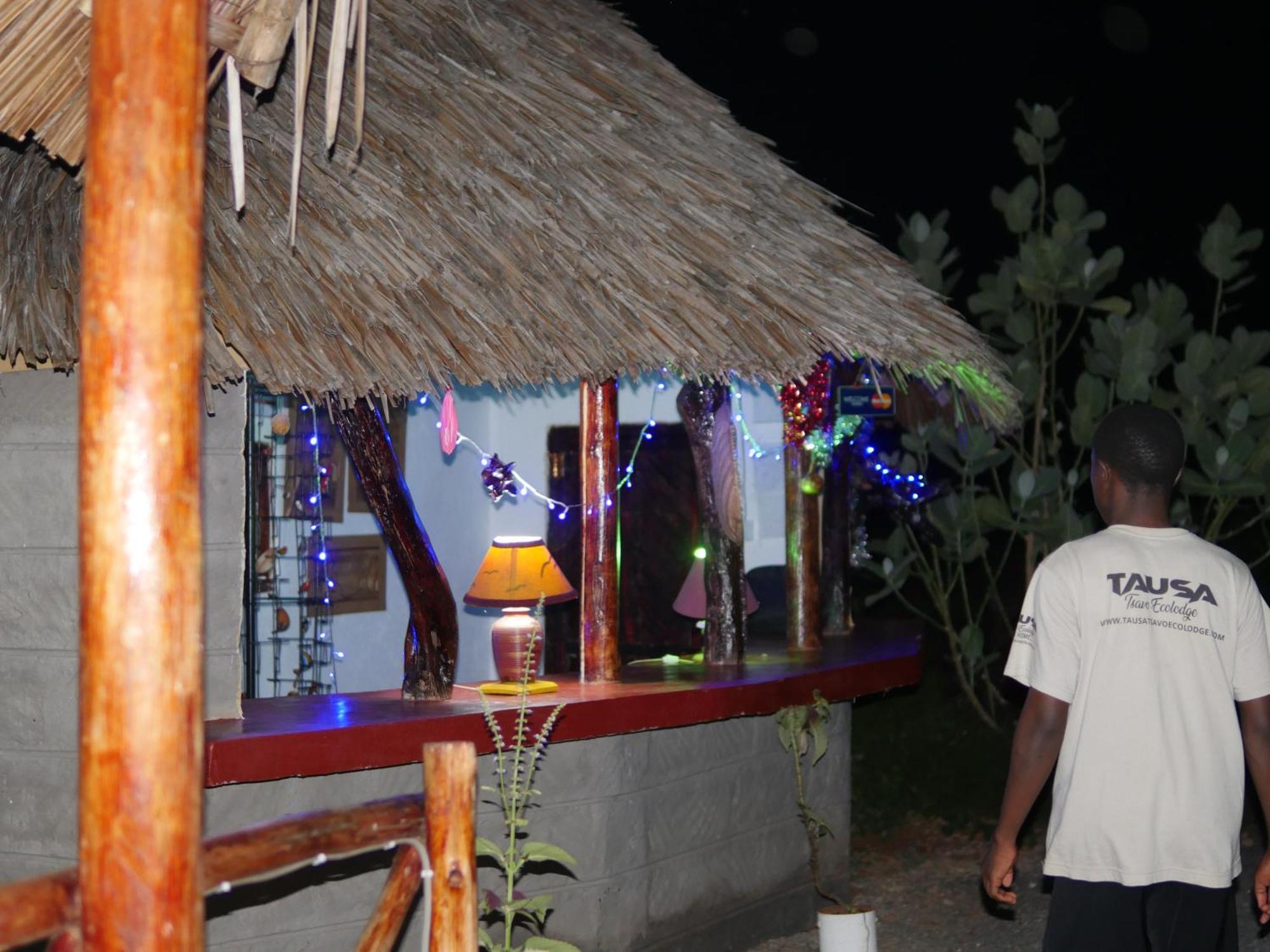 Tausa Tsavo Eco Lodge Voi エクステリア 写真
