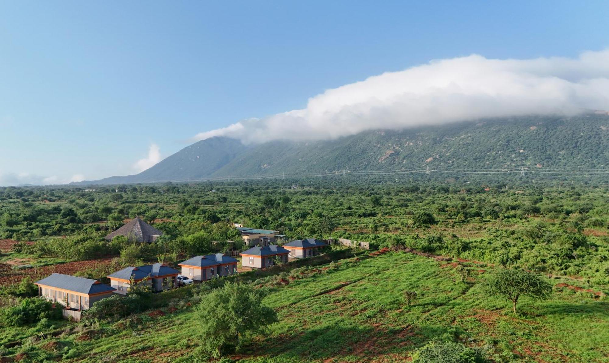 Tausa Tsavo Eco Lodge Voi エクステリア 写真